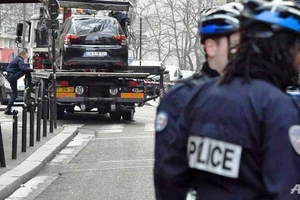 'Săn lùng' thủ phạm vụ thảm sát Paris: 7 đối tượng bị bắt giữ