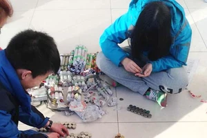 Mua xe hơi bằng 150kg tiền xu