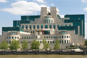 Tình báo Anh MI6 tuyển gián điệp Triều Tiên bằng cách nào?
