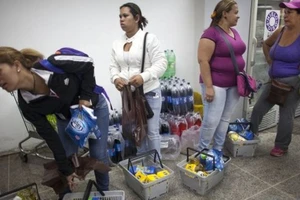 Venezuela: Muốn vào siêu thị, phải kiểm tra vân tay