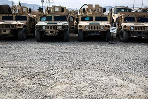 Ukraine chuẩn bị 'nhận quà': Thiết giáp Mỹ và máy bay mới