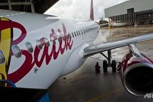 Máy bay Indonesia hạ cánh khẩn cấp vì cảnh báo bom