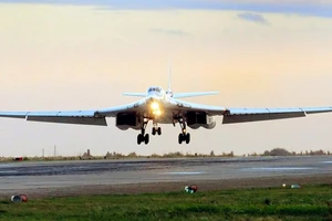 Nga cải tổ sản xuất máy bay “Thiên nga trắng” Tu-160