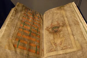 Bí ẩn 'Kinh thánh của Quỷ' viết từ thời Trung cổ