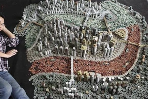 Thành phố “xây” bằng 50.000 đồng xu