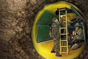 Hầm trú bom di động, pháo 155mm bắn không thủng