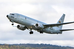 Báo Trung Quốc đòi bắn rơi máy bay Úc trên Biển Đông