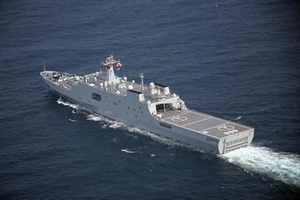 Trung Quốc điều tàu chiến đến Đá Vành Khăn