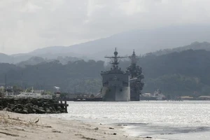 Philippines triển khai tàu chiến và chiến đấu cơ đối phó Trung Quốc