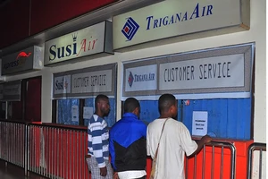 Đội cứu hộ di chuyến đến điểm rơi của máy bay Indoneisa