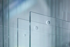 Nhật Bản chế tạo ra kính cứng như thép