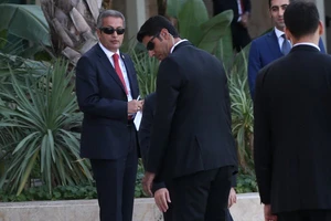 Mèo 'đột nhập' hội nghị G20, chiếm sân khấu nguyên thủ