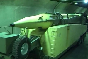 Iran khoe kho tên lửa ngầm thứ hai khiến Mỹ lo ngại