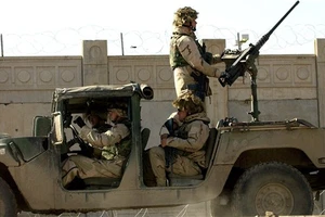 Mỹ bất ngờ xây sân bay quân sự tại Syria