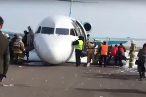 Mất bánh trước, phi công ‘tay lái lụa’ cứu sống 116 hành khách