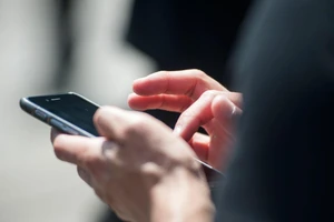 Chia sẻ 'quá nhạy' trên Facebook làm giảm khả năng đọc hiểu