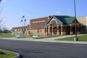 CIA để quên chất nổ trên xe đưa đón học sinh