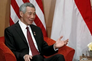 Thủ tướng Singapore đáp lại chỉ trích ‘thiết lập triều đại mới’ của em gái 
