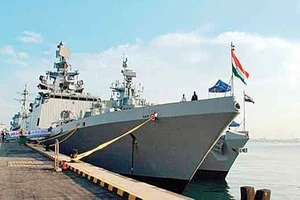 Tàu hải quân Ấn Độ đến biển Đông, cập cảng Philippines