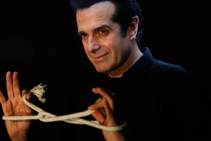 Hé lộ bí ẩn sau màn ảo thuật nổi tiếng của David Copperfield