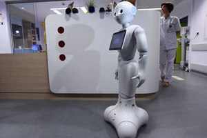Bỉ trình làng robot lễ tân bệnh viện đầu tiên thế giới