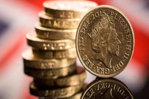 Đồng bảng Anh rớt giá kỷ lục sau hơn 30 năm