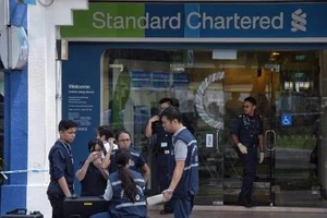 Cướp Ngân hàng Standard Chartered chấn động Singapore