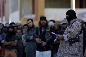 Chiến binh bán tin tình báo, IS thẳng tay chặt đầu