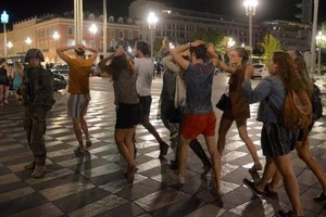 Thủ phạm vụ khủng bố Pháp nằm trong 'danh sách đen' của cảnh sát