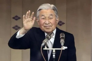 Nhật hoàng Akihito 'bóng gió' việc thoái vị, truyền ngôi
