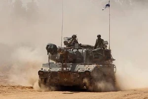 Israel liên tiếp không kích trả đũa quân đội Syria