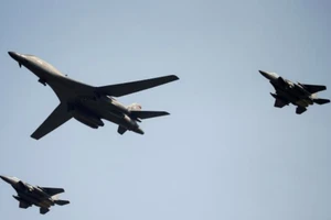 Máy bay ném bom Mỹ lại bay qua bán đảo Triều Tiên