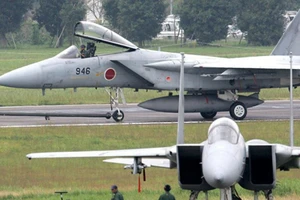 Nhật Bản đáp trả Trung Quốc, dàn trận máy bay chiến đấu