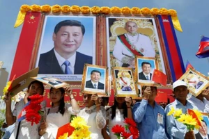 Ông Tập Cận Bình thăm Campuchia, 31 thỏa thuận được ký