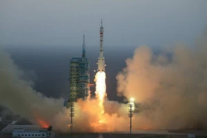 Phóng vệ tinh Thần châu 11, Trung Quốc tham vọng gì?