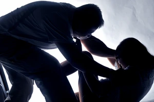 Cưỡng hiếp con ruột, quỷ râu xanh lãnh hơn 1.500 năm tù