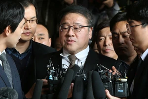 Bắt khẩn cấp cựu thư ký cao cấp của tổng thống Hàn Quốc