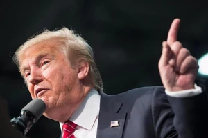 Ông Trump tuyên bố sẽ bỏ kinh doanh để làm tổng thống