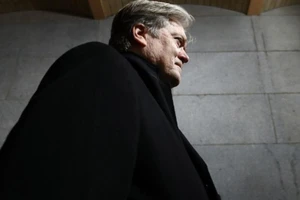 Ông Trump loại cố vấn thân cận khỏi NSC