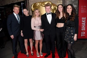 Đầu bếp trứ danh Ramsay quyết không để gia sản cho con 