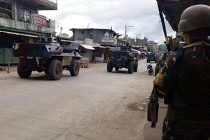 Giải cứu 78 con tin tại TP Philippines bị IS chiếm