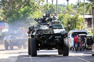 ​Ba mũi tiến công tái chiếm TP Philippines từ khủng bố