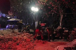 Động đất rung chuyển Hy Lạp, báo động sóng thần