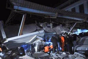 Động đất rung chuyển Tứ Xuyên, nghi hơn 100 người chết