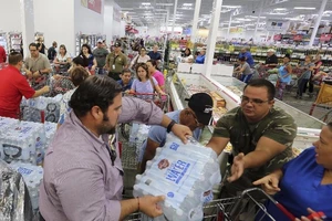 Mỹ di tản 5.000 quân vì siêu bão Irma