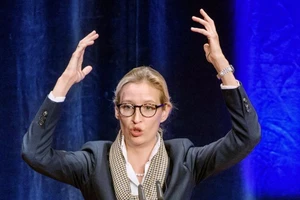 Thủ lĩnh cực hữu Đức muốn như 'Bà đầm thép'