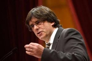 Tây Ban Nha ra lệnh bắt cựu lãnh đạo Catalonia 