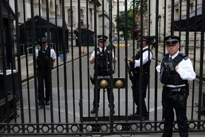 Phá âm mưu ám sát nữ thủ tướng Anh