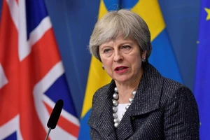 Nội bộ Anh tranh cãi tính hợp pháp vụ không kích Syria