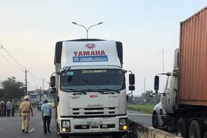 3 nữ học sinh bị thương nặng sau va chạm với xe tải